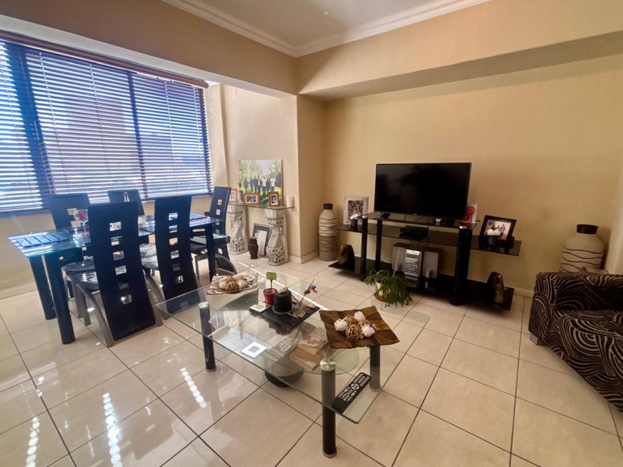 2 Bedroom Property for Sale in Goodwood Central Western Cape